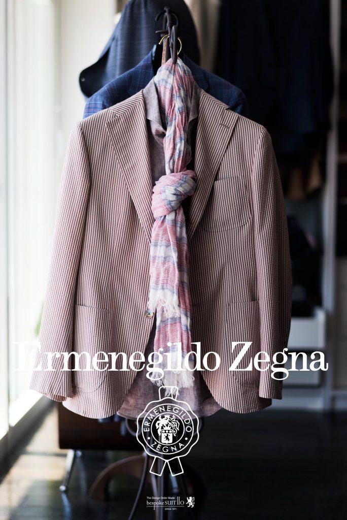 極上！100%SILKシルクシアサッカーが特別価格　Ermenegildo Zegna / TESSITURA DI NOVARA,夏の定番素材といえばシアサッカーですがこちらはシルク100%のサッカー生地。流石、イタリアの高級生地メーカーErmenegildo Zegna（エルメネジルドゼニア）ですね。2009年にエルメネジルド・ゼニアは世界屈指の高品質シルクを生産することで知られるNVARA（ノヴァラ）社を傘下に収めることで、シルク素材が充実しました。シルク素材＝高級感はもちろん目付け210gという軽くて涼しいコットンシアサッカーよりも全てにおいて優れた、シルクサッカーを是非ご体感ください ,エルメネジルド・ゼニア,Ermenegildo Zegna,ノバラ,TESSITURA DI NOVARA,made in ITALY,SILK100%,210gms,夏ジャケット,シルクサッカー,シアサッカー,リネンジャケット,オーダージャケット,オーダージャケット,オーダースーツ,背広,誂え,仕立,紳士,福岡,黒崎,小倉,北九州,八幡西区,ビスポークスーツ１１０,bespokeSUIT110,bespokeSUITIIO,