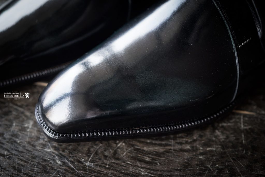 ANTICA BOTTEGA DELLA SPIGOLA（スピーゴラ）　ダービー2アイレット　　　福岡県　中間市　I様,ダービーシューズとは、紐を通す羽根が外側に出ているのが特徴的な外羽根式の革靴の種類を指します。 見た目はオックスフォードシューズと似ていますが、カジュアルな場で履かれることの多いタイプです。 ブランドによってシンプルな見た目はそのままに、素材やソールに違いがあり靴選びが楽しくなります,Derby,shoes,外羽根,鈴木幸次,kojisuzuki,ダービー,スクエアトゥ,2アイレット,神戸,オーダー靴,ビスポーク靴,トランクショー,スピーゴラ,spigola,bespokeshoes,靴職人,メンズファッション,オーダージャケット,オーダースーツ,背広,誂え,仕立,紳士,福岡,黒崎,小倉,北九州,八幡西区,ビスポークスーツ１１０,bespokeSUIT110,bespokeSUITIIO,