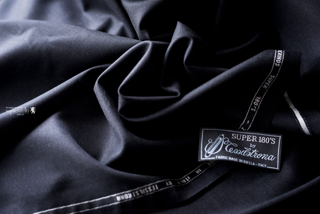 ★アウトレット！ブラックスーツ　TESSIL STRONA （テッシルストローナ）SUPER180's,1966年にイタリアのヴァレ・モッソ地区で設立された最高級の生地が揃った、 世界中のサルトから愛されているメーカーです。 原毛の買い付けから、 紡績・織り・仕上げまでの全工程を自社工場で一貫して行っているメーカー,フォーマルシャツ,ドレスシャツ,成人式,挙式,ドレスコード,メンズブライダル,礼服,menscoordinate,メンズコーディネート,mensfashion,メンズファッション,着こなし,福岡ファション,ブライダル,お洒落さんと繋がりたい,オーダースーツ,ordersuits,ドレスシャツ,オーダースーツ,オーダージャケット,orderJacket,オーダーベスト,oedervest,ビスポーク,bespoke,三ケ森,jhp,instagood,instadiary,instalike,instamood,instalove,instafollow,instapic,instaphoto,オーダージャケット,オーダーシャツ,オーダースーツ,背広,誂え,仕立,紳士,福岡,黒崎,小倉,北九州,八幡西区,ビスポークスーツ１１０,bespokeSUIT110,bespokeSUITIIO,suits,suitstil,Suitsstyle,mensstyl,