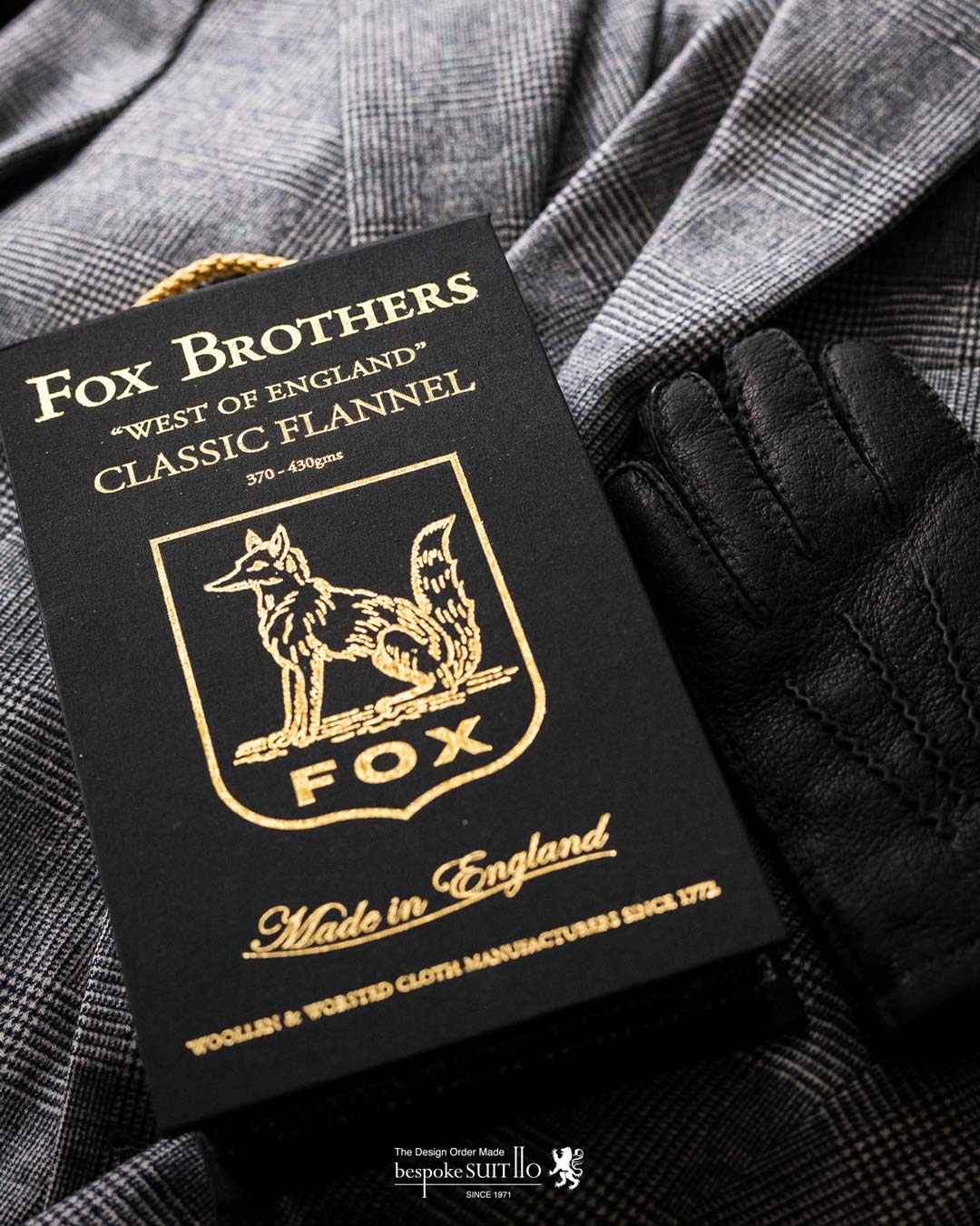 FOX BROTHERS,フォックス ブラザーズ,Collection,WORSTED CLASSICS(ウーステッド クラシックス),100% WOOL 320/350・400/430gms 49色柄,Information フォックスが誇る貴重なアーカイブからセレクトした、伝統的なウーステッドファブリックを復刻。仕上げには贅沢な「ロンドンシュランク」を施すことで生地をリラックスさせ、原毛の持つポテンシャルを活かしたナチュラルな質感を引き出しています。素晴らしい仕立て映えと美しいドレープ感にもきっとご満足いただけることでしょう。福岡県のオーダースーツ専門店 bspokeSUIT110