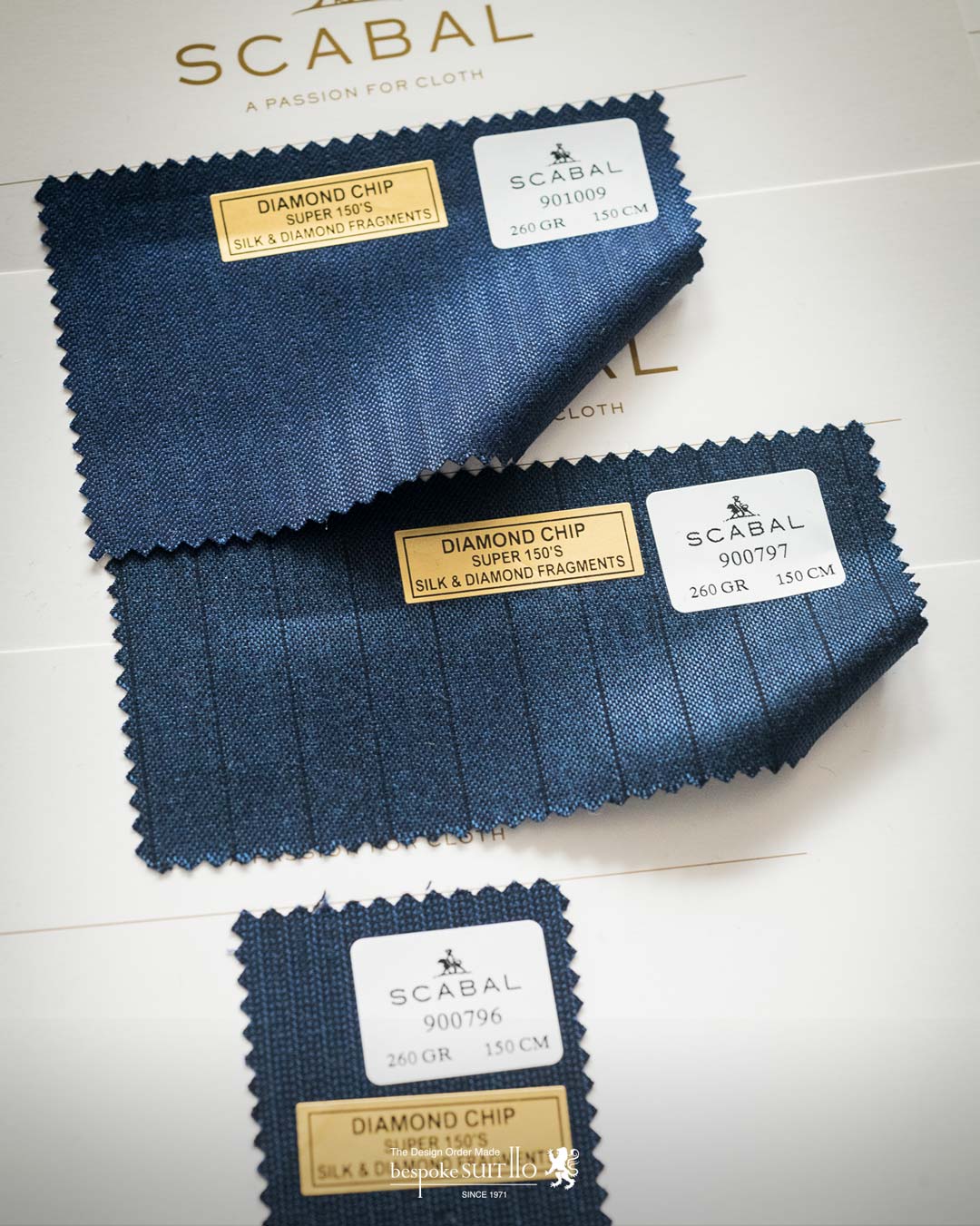 SCABAL（スキャバル）より期間限定で最高峰のコレクション３種が勢ぞろいしました。,生地になんと“ダイヤモンド”を散りばめたその名もDIAMOND CHIP（ダイヤモンド チップ）・スーパー200'sのライトウエイトNOBLE PHANTOM（ノーブル ファントム）・ウーステッドカシミア100%スーツ生地ULTRA CARESSE（ウルトラ カレス）の全20色以上をご用意しております。,このコレクションが取り扱いできるお店は数少ないと思います。是非この機会にご体感くださいませ。,DIAMOND CHIP（ダイヤモンド チップ）,SUPER150's SILK & DAIMOND FRAGMENTS,260gms,NOBLE PHANTOM（ノーブル ファントム）,SUPER200's,200gms,ULTRA CARESSE（ウルトラ カレス）,CASHMERE100%,230gms,厳選された最高級のウーステッドカシミア（スパンカシミア）100％使用した究極のカシミアスーツを是非ご体感ください。,福岡県北九州のオーダースーツ専門店,bespokeSUIT110 