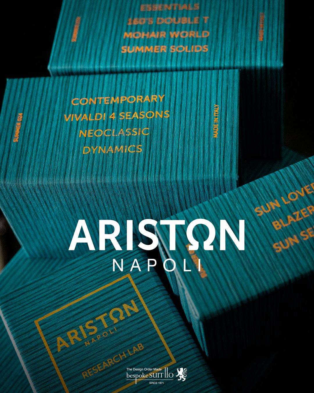 ★2024SS ARISTON（アリストン） napoli バンチ入荷しました！ARISTON（アリストン）から2024SS新作コレクションが入荷しました。久しぶりにフルセット取り扱います。初めて拝見したのはかれこれ10年以上前～当時は日本に入荷されるバンチも少なくそのカラフルなコレクションに目を奪われました。他にないナポリらしい色彩豊かでユニークなコレクションは見ているだけでワクワクしてきますね。福岡オーダースーツ,北九州オーダースーツ,北九州成人式,成人式スーツ,ビスポークスーツ,bespokeSUIT,bespokeSUIT110,