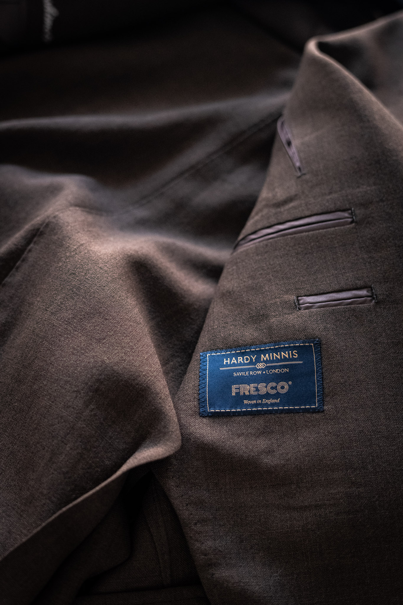 スーツの内側に縫い付けられたHardy Minnis(ハーディ・ミニス)FRESCOのブランドタグ