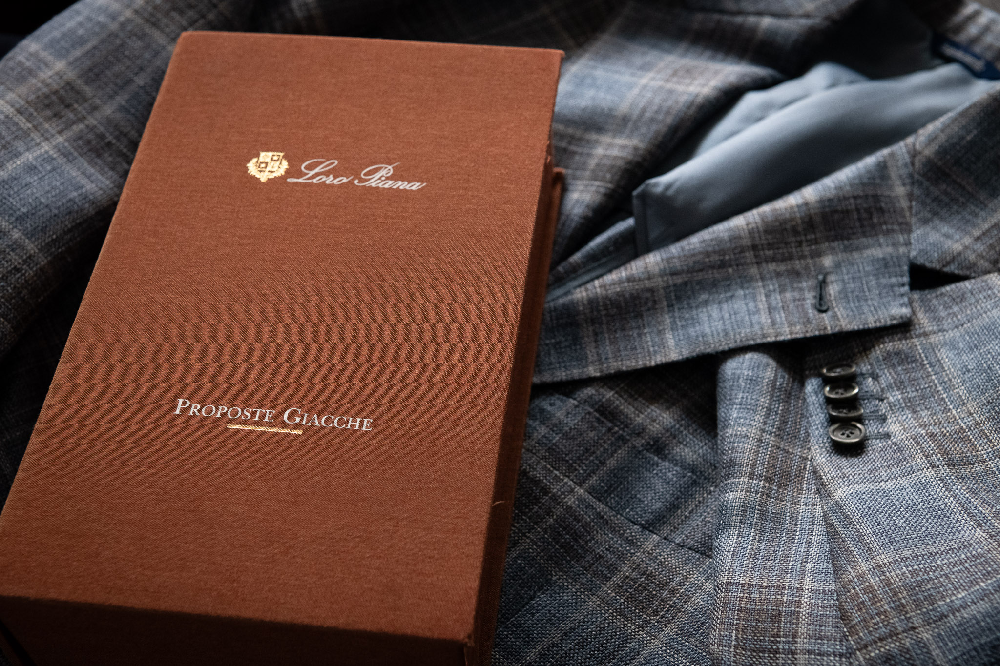 ロロピアーナの春夏コレクション見本帳「PROPOSTE GIACCHE」